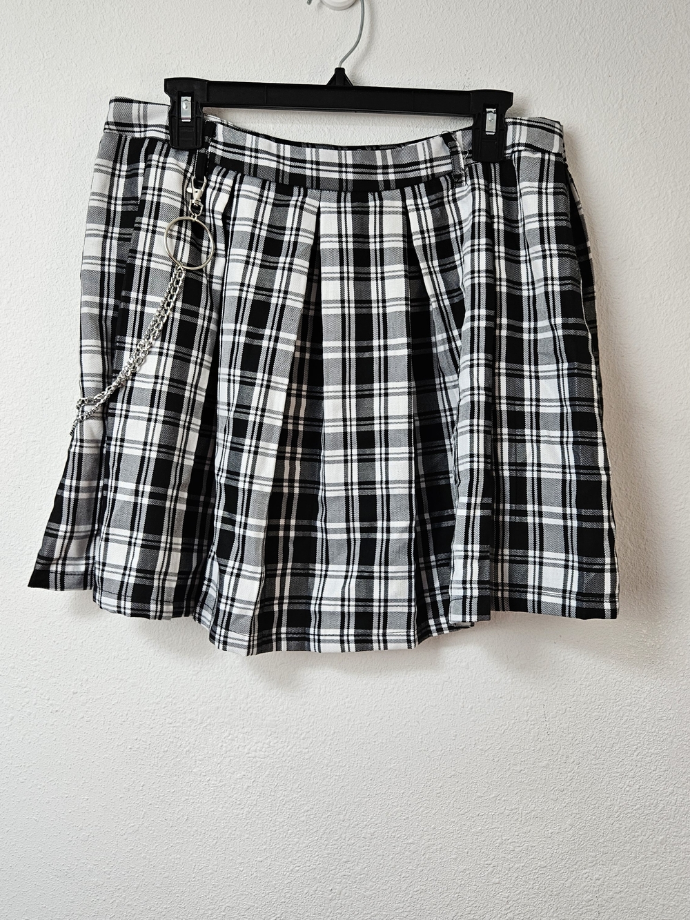 Hot Topic Pleated Mini Skirt Size Large Black White Plaid Chain Goth Emo Lolita
